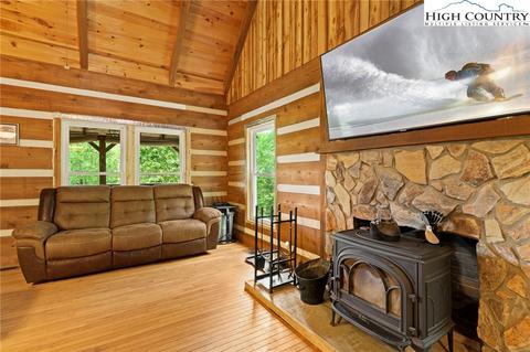 295 Squash Dr, Purlear, NC 28665 photo 7