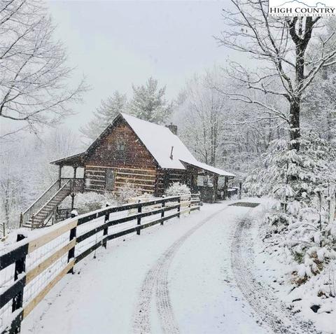 295 Squash Dr, Purlear, NC 28665 photo 2