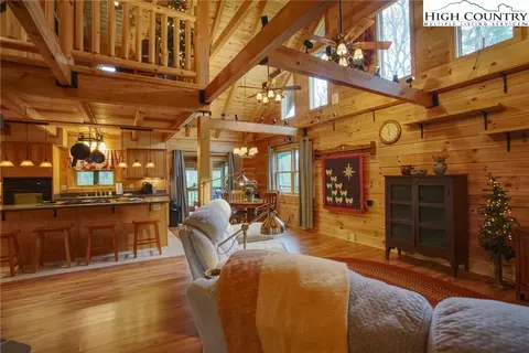 12 Linville Falls Church Loop Rd, Linville Falls, NC 28657