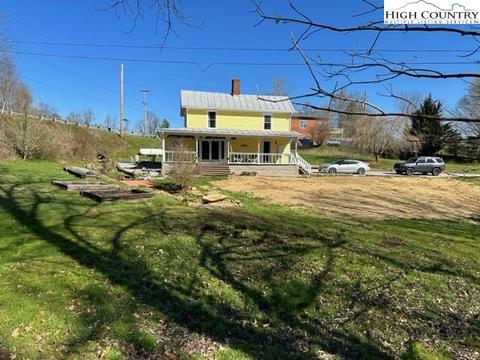 28 Flatridge Rd, Troutdale, VA 24378
