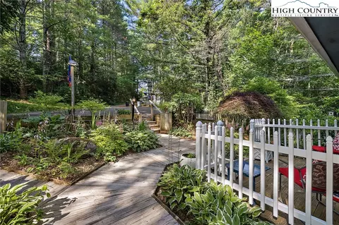 37 Hemlock Loop, Newland, NC 28657 photo 4