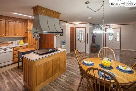 37 Hemlock Loop, Newland, NC 28657 photo 11
