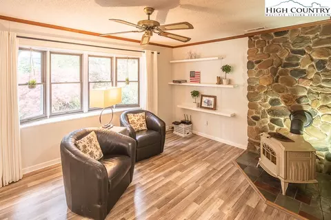 37 Hemlock Loop, Newland, NC 28657 photo 7