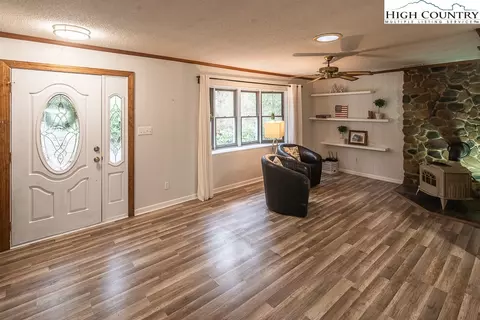 37 Hemlock Loop, Newland, NC 28657 photo 5