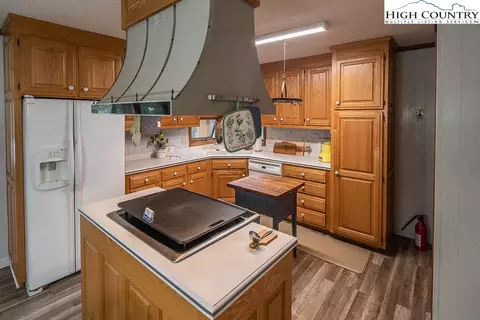 37 Hemlock Loop, Newland, NC 28657 photo 10