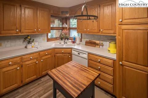 37 Hemlock Loop, Newland, NC 28657 photo 12