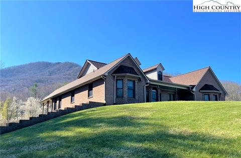 121 Willowbend Ln, Jefferson, NC 28640 photo 2