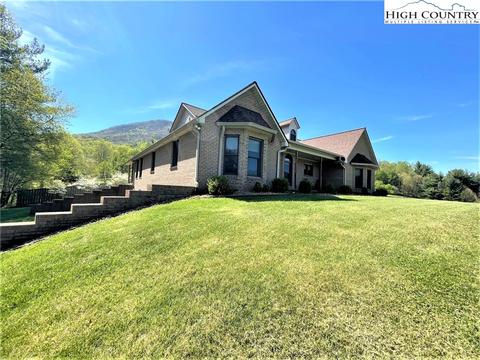 121 Willowbend Ln, Jefferson, NC 28640