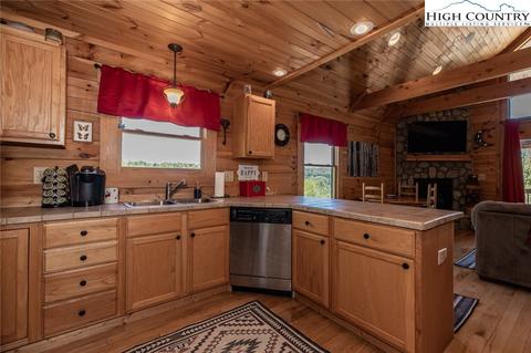 341 Woodpecker Rd, Purlear, NC 28665 photo 15
