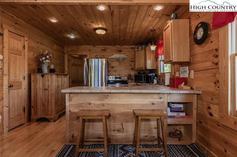341 Woodpecker Rd, Purlear, NC 28665 photo 13
