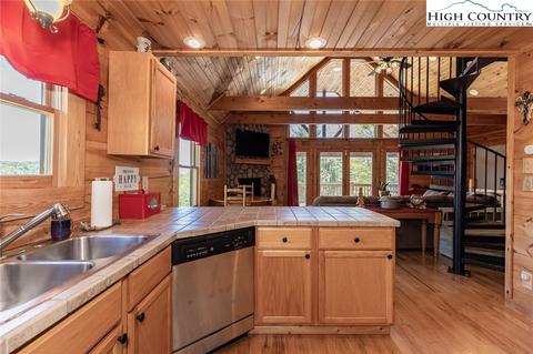 341 Woodpecker Rd, Purlear, NC 28665 photo 12