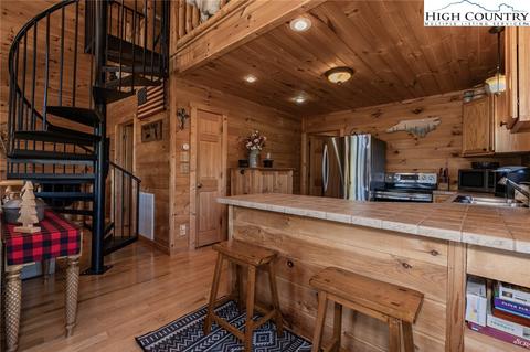 341 Woodpecker Rd, Purlear, NC 28665 photo 17