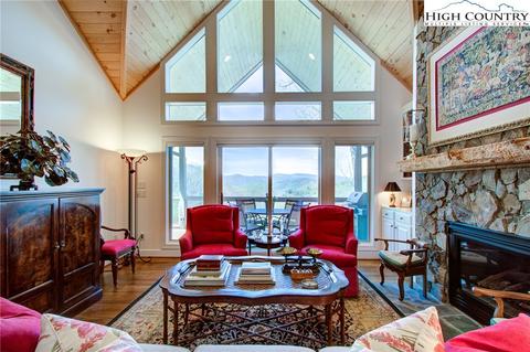 219 Mossy Springs Ln, Boone, NC 28607