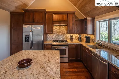 308 Saint Andrews Rd, Beech Mountain, NC 28604 photo 12