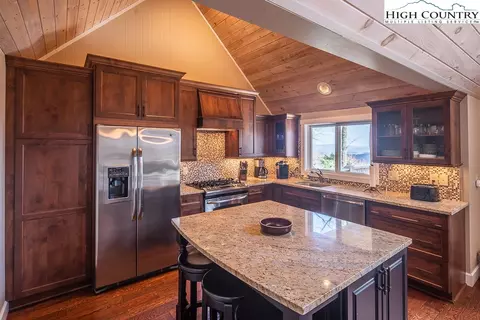 308 Saint Andrews Rd, Beech Mountain, NC 28604 photo 10