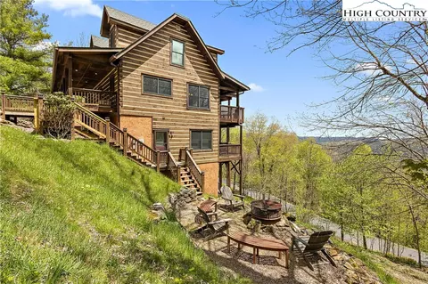 988 Chestnut Ridge Trl, Seven Devils, NC 28604 photo 6