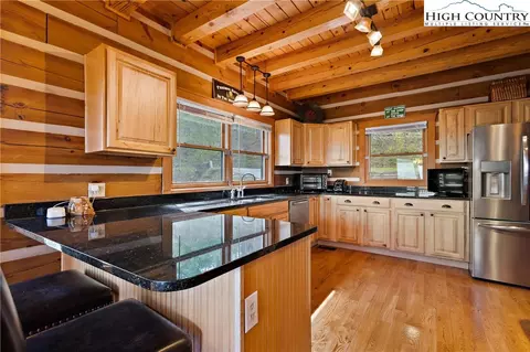 988 Chestnut Ridge Trl, Seven Devils, NC 28604 photo 18