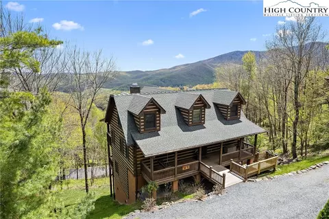 988 Chestnut Ridge Trl, Seven Devils, NC 28604 photo 2