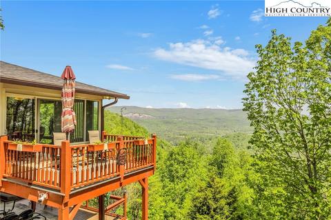 1423 Greenstreet Dr, Traphill, NC 28685
