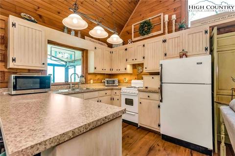 1655 Lump Rd, Purlear, NC 28665 photo 32