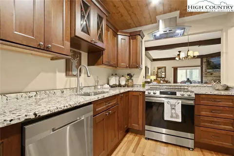 101 Golf View Dr #6, Beech Mountain, NC 28604 photo 11