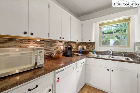 101 Courtside Ln #A1, Beech Mountain, NC 28604 photo 10
