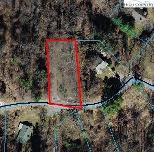 210 Moretz Dr, Boone, NC 28607 photo 2
