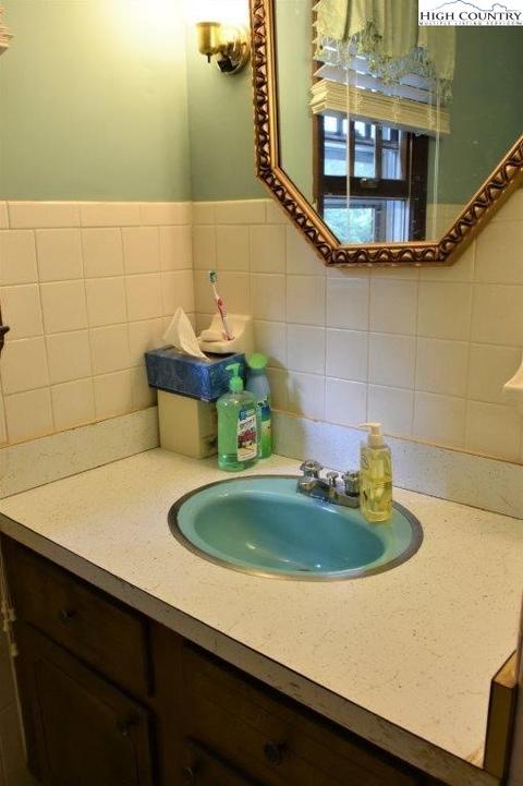 240 Sam Heaton Ln, Spruce Pine, NC 28777 photo 14