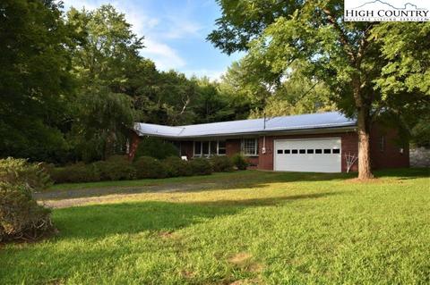 240 Sam Heaton Ln, Spruce Pine, NC 28777