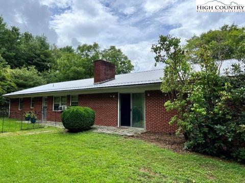 240 Sam Heaton Ln, Spruce Pine, NC 28777 photo 2