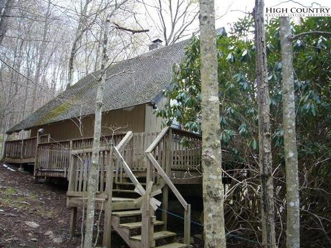 322 Charter Hills Rd, Beech Mountain, NC 28604