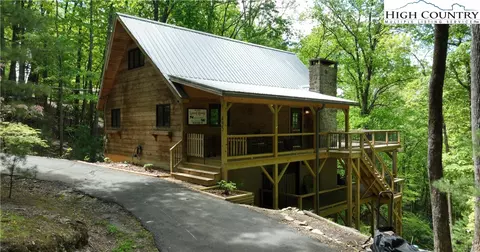 495 E Horse Shoe Ridge Rd, Deep Gap, NC 28618 photo 2
