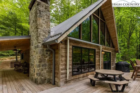 495 E Horse Shoe Ridge Rd, Deep Gap, NC 28618 photo 6