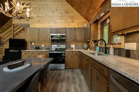 495 E Horse Shoe Ridge Rd, Deep Gap, NC 28618 photo 14