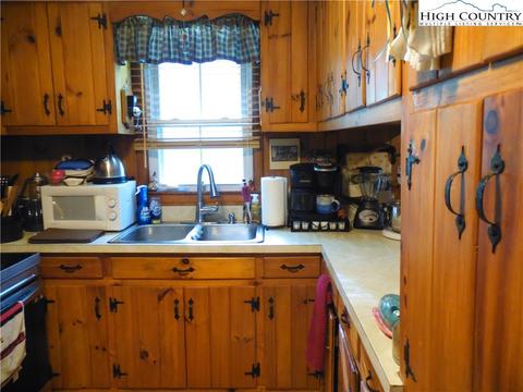 300 E Mill Creek Rd, Todd, NC 28684 photo 9