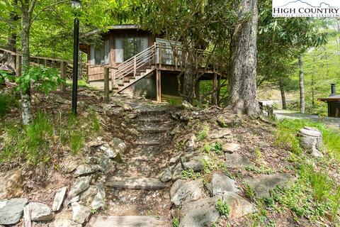 102 Village Cluster Rd, Beech Mountain, NC 28604