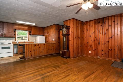 212 Blue Ridge Ave, Boone, NC 28607 photo 2