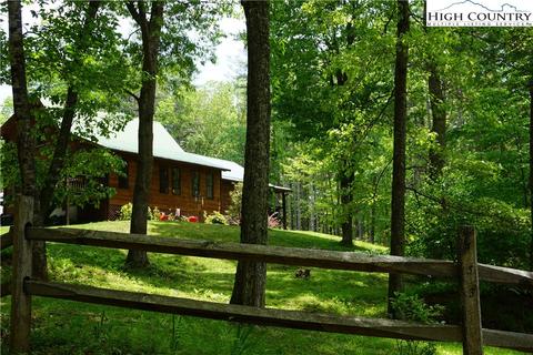 453 Blueberry Hl, West Jefferson, NC 28694