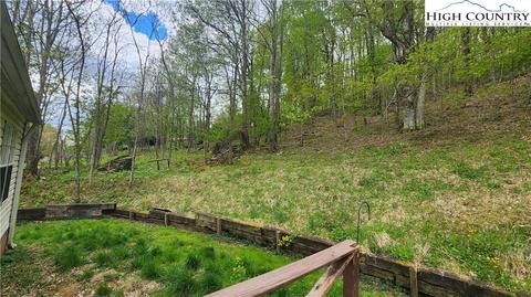 891 Rainbow Trl, Boone, NC 28607 photo 3