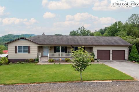 60 River Run Ln, Burnsville, NC 28714