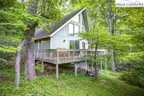 160 Bagpipe Way, Banner Elk, NC 28604