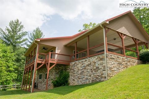 200 Grandfather Pines Dr, Fleetwood, NC 28626