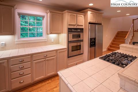 366 Northridge Dr, Boone, NC 28607 photo 8