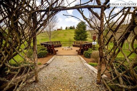 46 Bear Crossing Rd, Sparta, NC 28675 photo 4