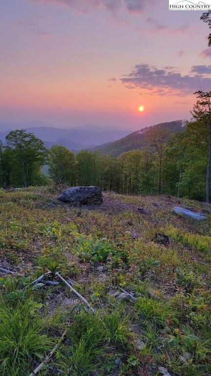 50 Stone Cliff Trl, Banner Elk, NC 28604