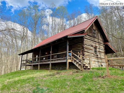 961 County Line Rd, Laurel Springs, NC 28644
