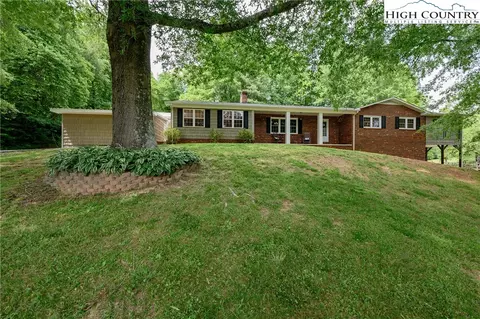 2400 Roby Martin Rd, Lenoir, NC 28645