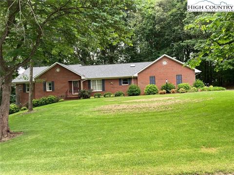 256 Sunnydale Dr, Millers Creek, NC 28651