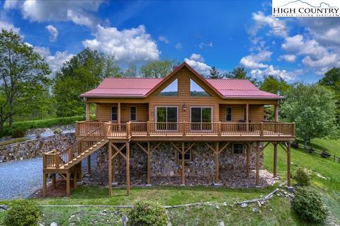 298 Camelot Dr, Banner Elk, NC 28604