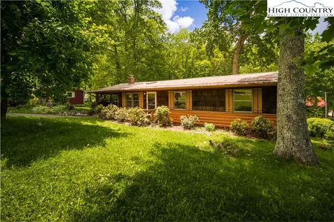 4601 Hickory Nut Gap Rd, Banner Elk, NC 28604
